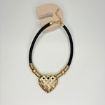 Short black necklace, with gold heart multi-ring pendant