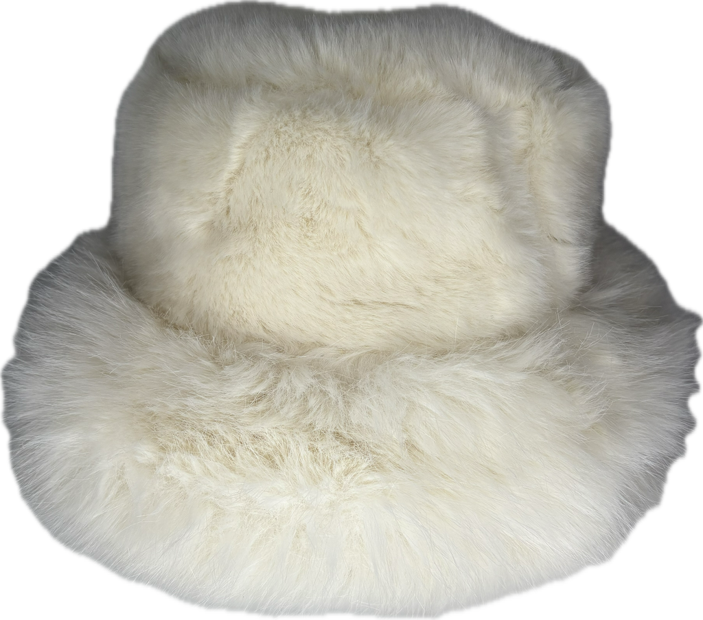 Fur bucket hat in winter white