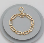 T-bar fastening gold bracelet with rectangular links