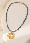 Short gold magnetic necklace, with spiral pendant