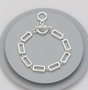 T-bar fastening silver bracelet with rectangular links