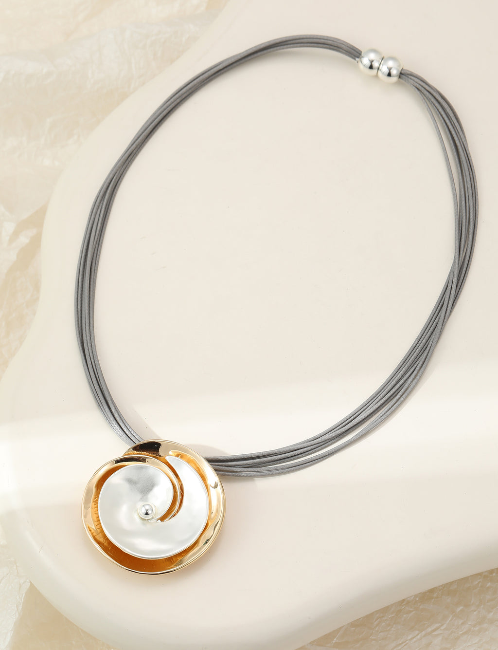 Short magnetic necklace, with silver & gold rose detail pendant