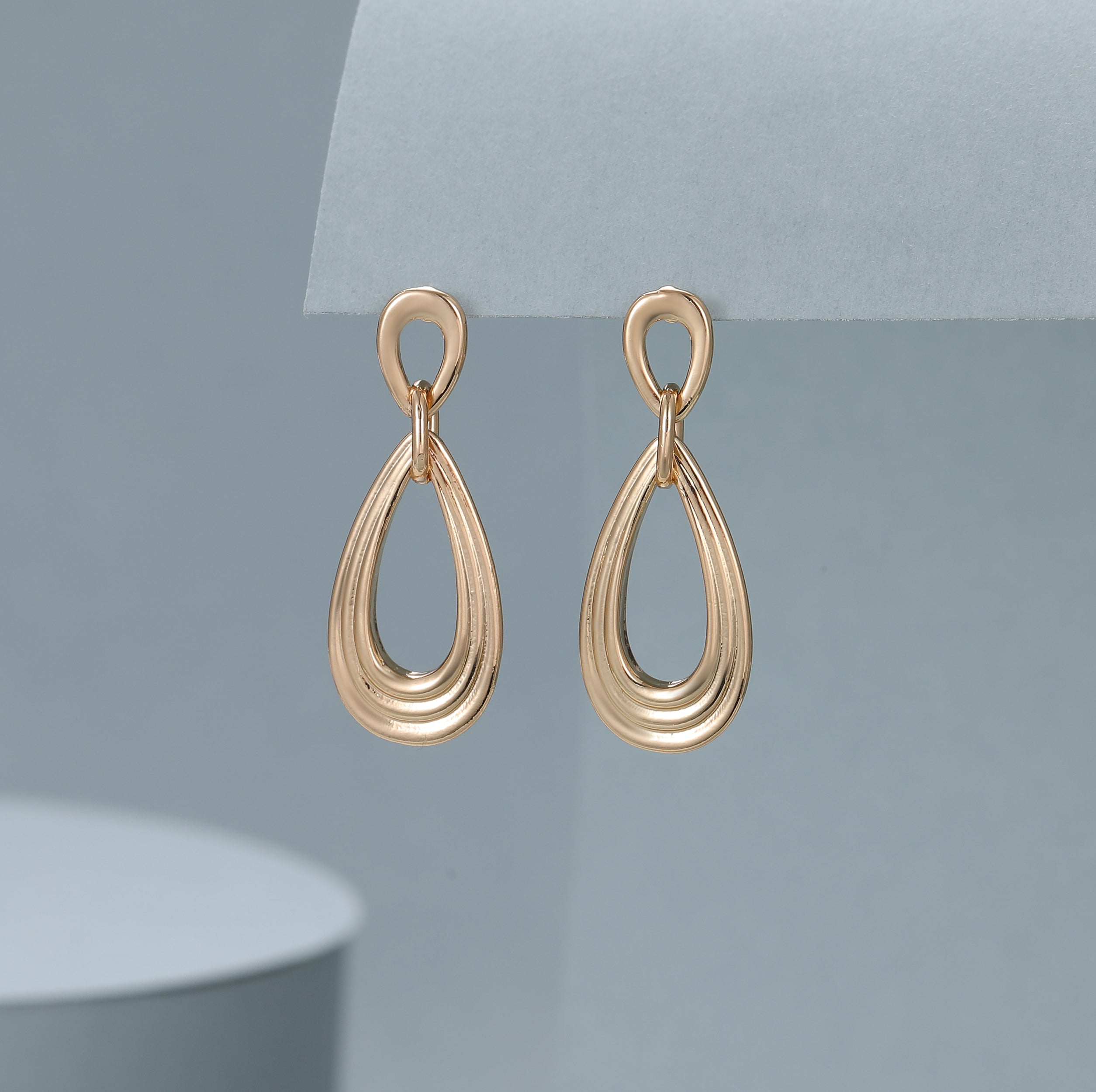 Gold teardrop earrings
