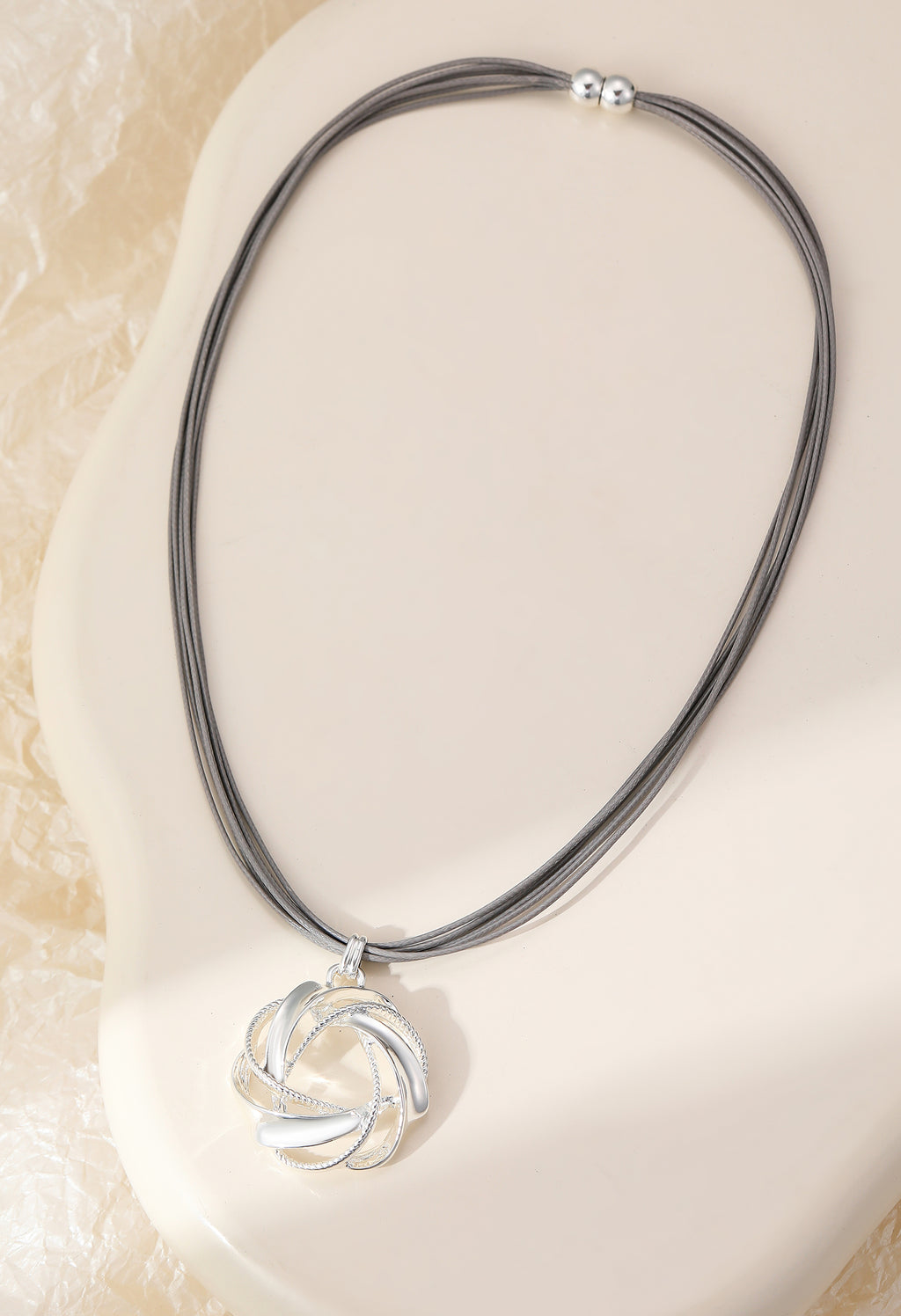 Short silver magnetic necklace, with spiral pendant